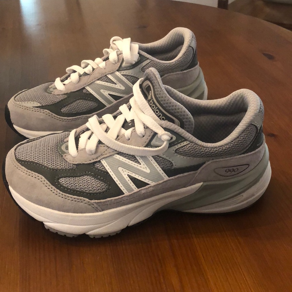 Boys New Balance 990 running shoes